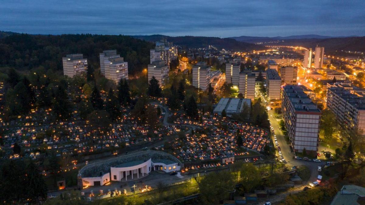 Central Apartman Salgótarján Exteriör bild